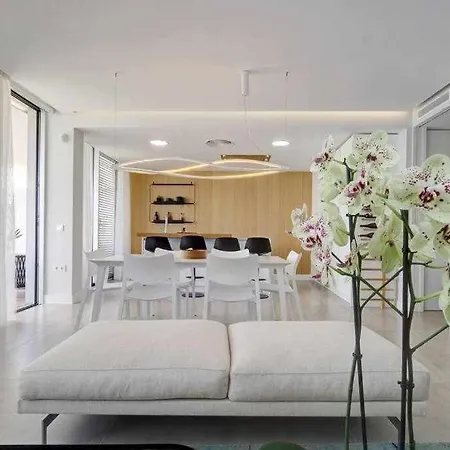 Daire The Edge Lujoso Apartamento Con Vistas Al Mar Y *